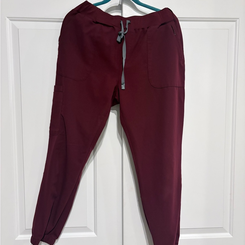 FIGS Burgundy XL Catarina top and L joggers